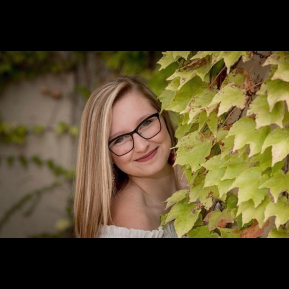 Meet your Posher, Chloe